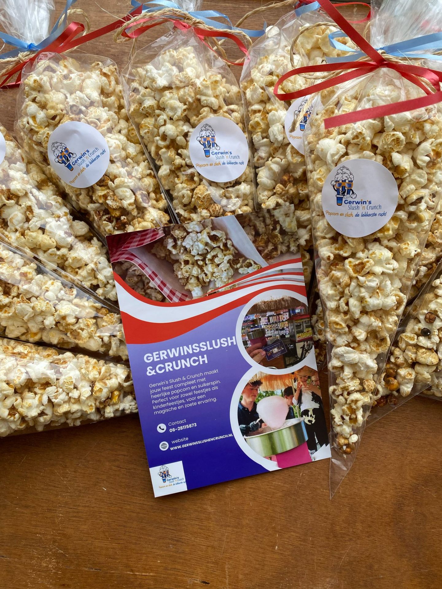 Verpakte popcorn met flyer
